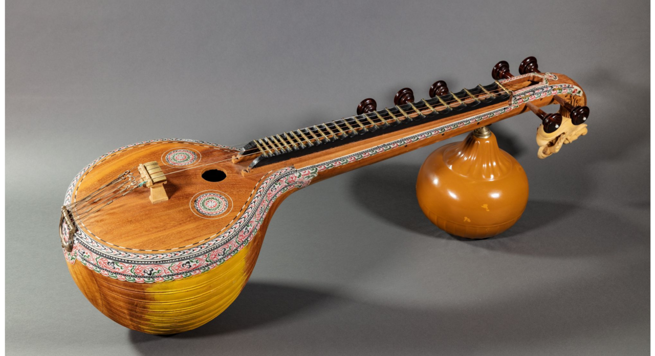 Saraswati veena, Carnatic string instrument taught at London Tamil Centre